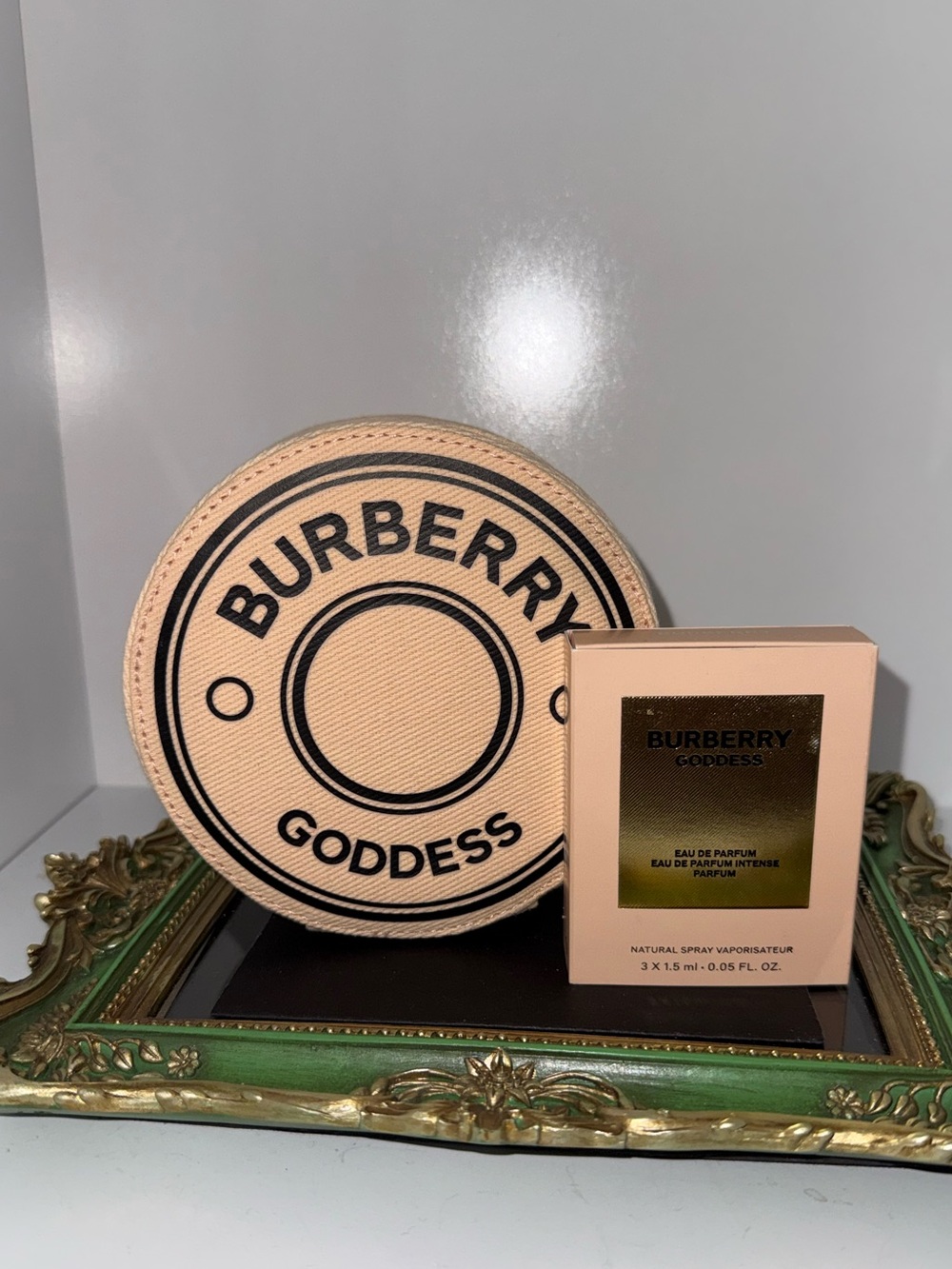 Burberry Goddess Limited Edition travel case with 3 pack sample